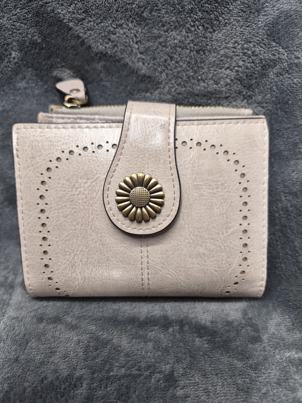 Sendefn Small Womens Leather Wallet RFID Wax Grey Sunflower Accent Like New